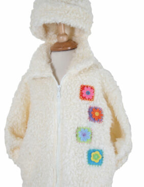 httpsramblersclothing.comwp-contentuploads2021101291C-FLOWERPATCHJACKET-CREAM-700x1083-1.jpg